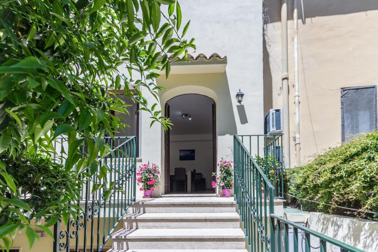 Villa Valverde Apartments E B&B Taormina Exterior foto