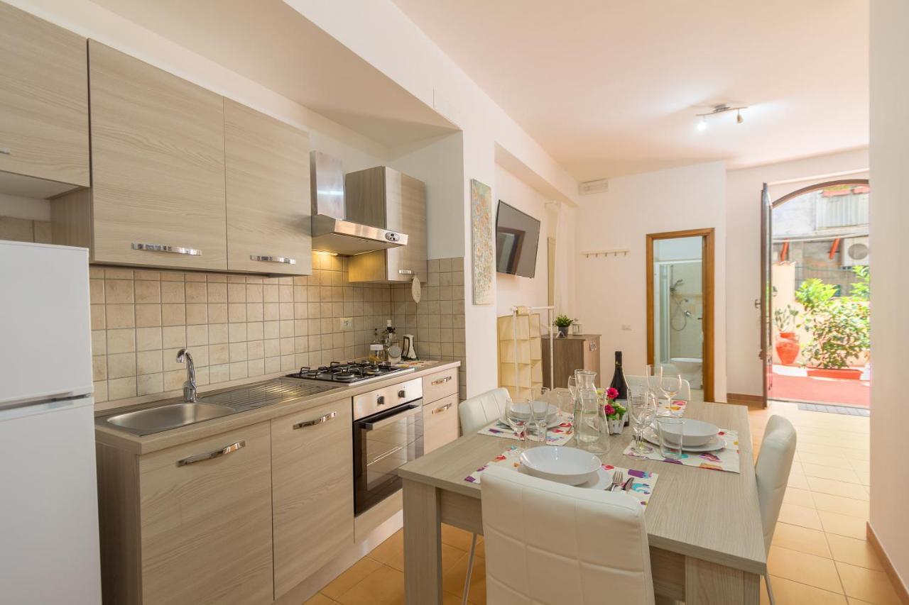 Villa Valverde Apartments E B&B Taormina Exterior foto
