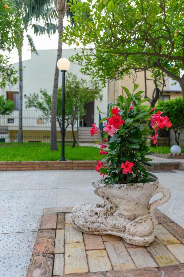 Villa Valverde Apartments E B&B Taormina Exterior foto